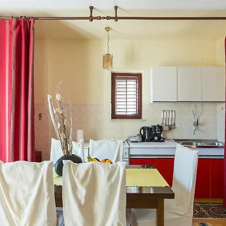 Apartment Azra *