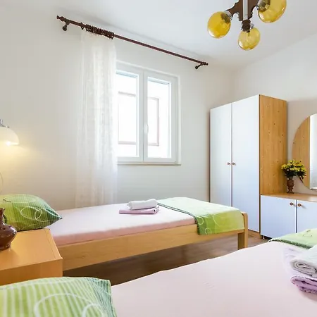Apartment Azra