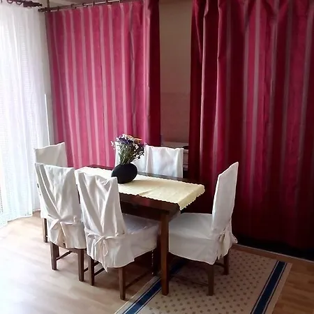Azra Apartment